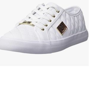 Womens G By Guess Sneakers SZ 9.5